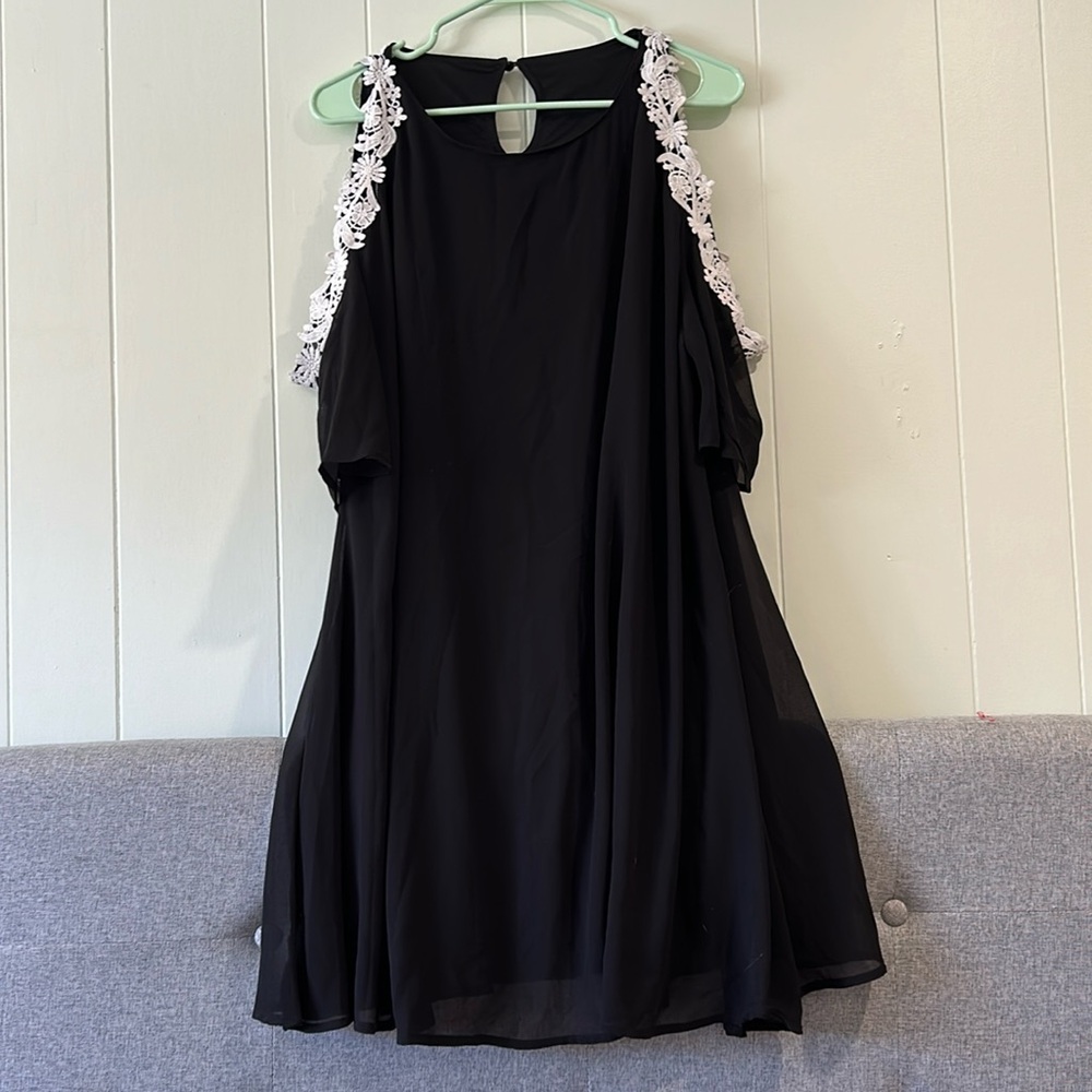 Floral Lace Design Cold Shoulder Black Over the Knee Dress